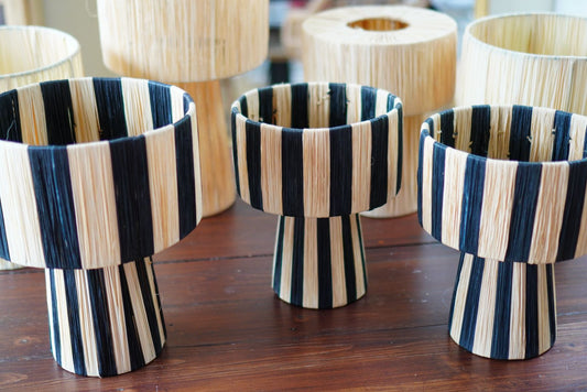 Lampe en osier beige rayures noire petit modèle